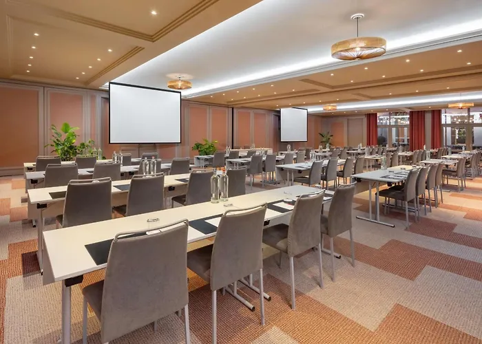 Nh Collection Hotel 4*