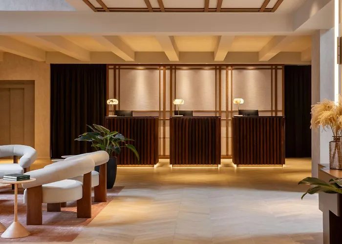 Nh Collection Hotell 4*