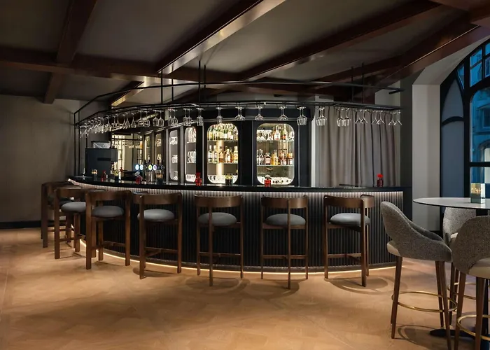 Nh Collection Hotell 4*