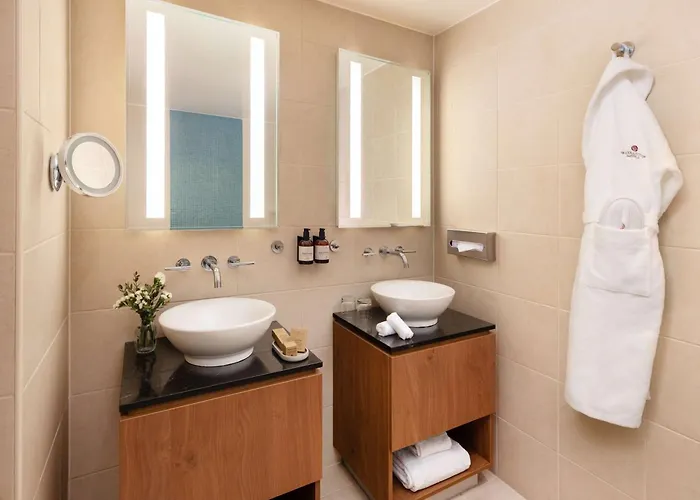 Nh Collection Hotell 4*